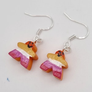 LESBIAN MEEPLE EARRINGS// Lesbian flag, Lesbian pride, lgbtqa, Queer jewelry, Queer nerd earrings, Queer board game geek, Queer gift for her
