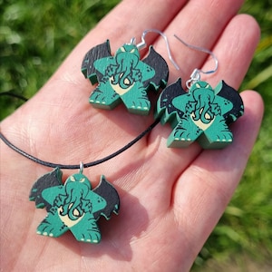 CTHULHU MEEPLE PENDANT// Board game geeky gifts, Cthulhu necklace, h p lovecraft, green octopus necklace, mega meeple Cthulhu jewelry