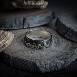 Flame ring, fire ring, spurts of flame ring, blaze ring, element ring, gothick ring, mystic ring