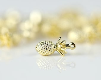 1 Gold Pineapple Charm, Dainty Pineapple Pendant, summer party summer outdoors summer gift 1PPA-G