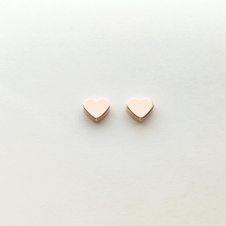 4 Rose gold Heart Charms Polished Rose Gold Plated over Brass Jewelry Findings Stamping blank brass blanks 4PFH-R