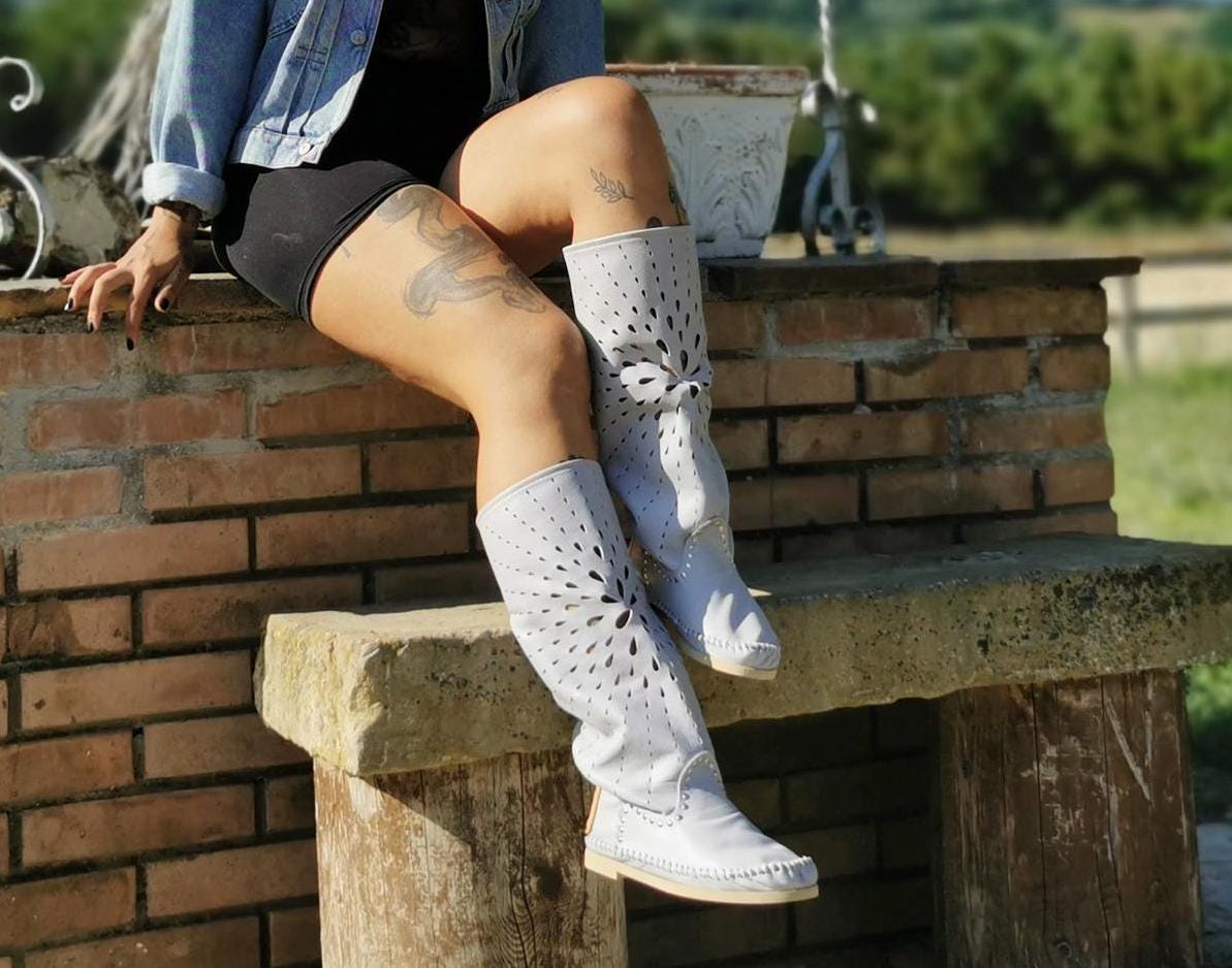 【threetimes】24fw Vintage slouchy boots Amazon.com | MissHeel Fold Over Boots with Buckles Mid Calf
