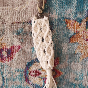 DIY Macrame Keychain Pattern, Macrame Tutorial