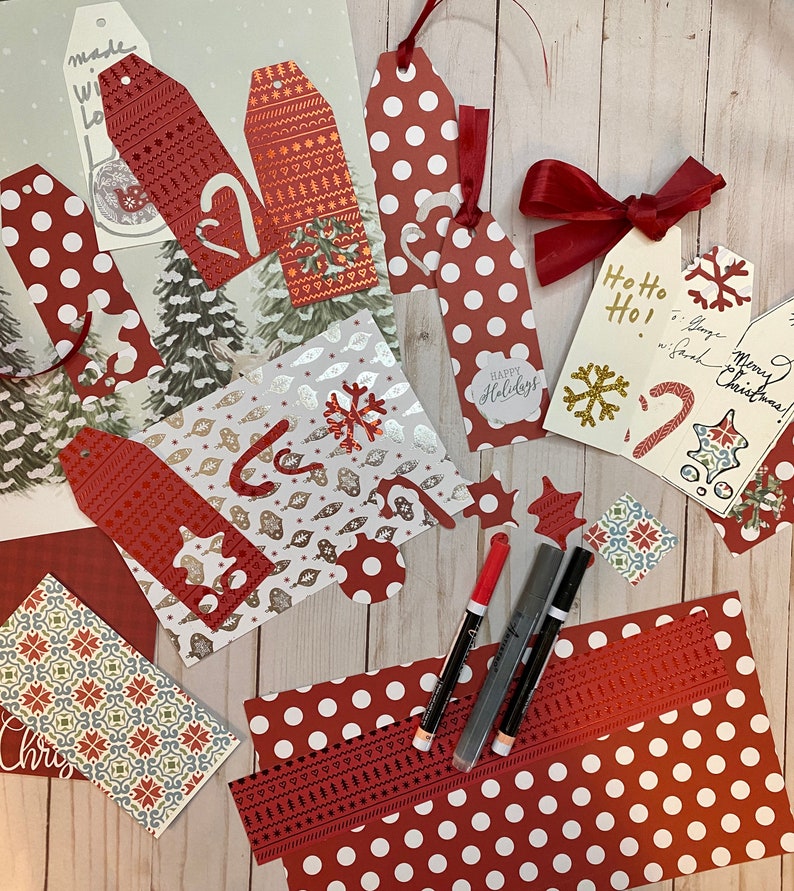 SVG Geschenkanhänger für Ihre Cricut-Cutter, Schneeflocke, Ornament, Süßigkeiten Dosen und Holly Ausschnitte auf traditionelle Geschenk-Tag-Form Bild 1
