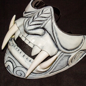 Half Face white demon Assassin Ronin Samurai Mask, Cool Baddass Demon Oni Mempo Japanese