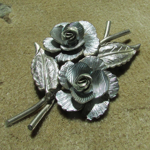 Laurie Rare Coro Roses and Leaves Flower Silver Enamel Brooch Laurie Rare Coro Roses and Leaves Flower Silver Enamel Brooch Laurie Rare Coro Roses and Leaves Flower Silver Enamel Brooch Laurie Rare