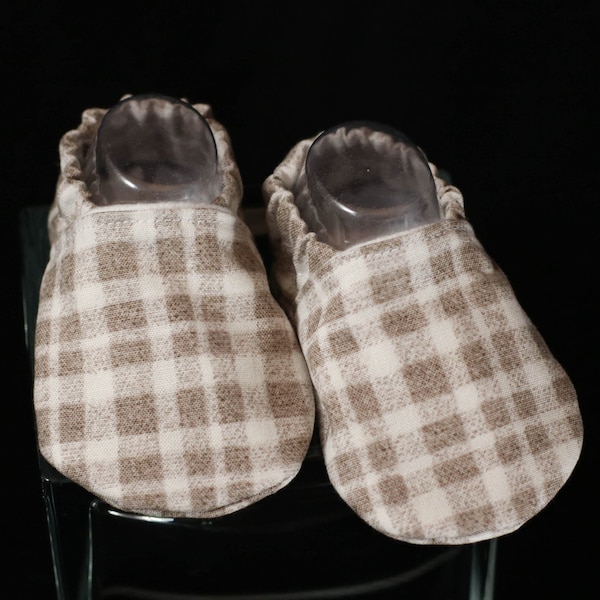 Plaid baby boy, Plaid shoes, Baby shoes boy, Plaid boy, Baby booties, Infant slippers, Baby gift ideas, Newborn moccasins,Newborn girl shoes