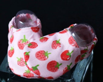 Strawberry moccasins, Strawberry baby moccasins, Baby moccasins, Strawberry baby booties, Pink crib shoes, Baby booties, Gift for baby,Moccs