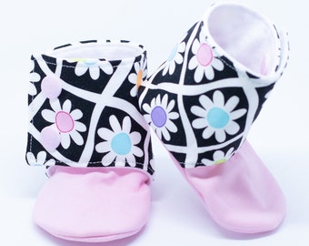 Daisy baby gift, Daisy baby, Daisy shoes, Baby gift, Baby booties, Toddler gift, Baby shoes girl, Moccasins, Infant slippers, Newborn boots