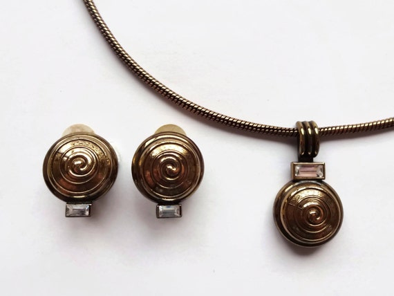 5 Antiqued Copper or Bronze Spiral pendants