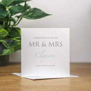 Gepersonaliseerde trouwkaart nieuwe felicitaties heer en mevrouw huwelijkscadeau op uw trouwdag handgemaakte kaart pas getrouwd stel minimale bruiloft