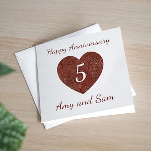 Carte personnalisée en bois du 5e anniversaire de mariage, cadeau d'étape fait main du 5e anniversaire de mariage pour eux, cinq ans de mariage