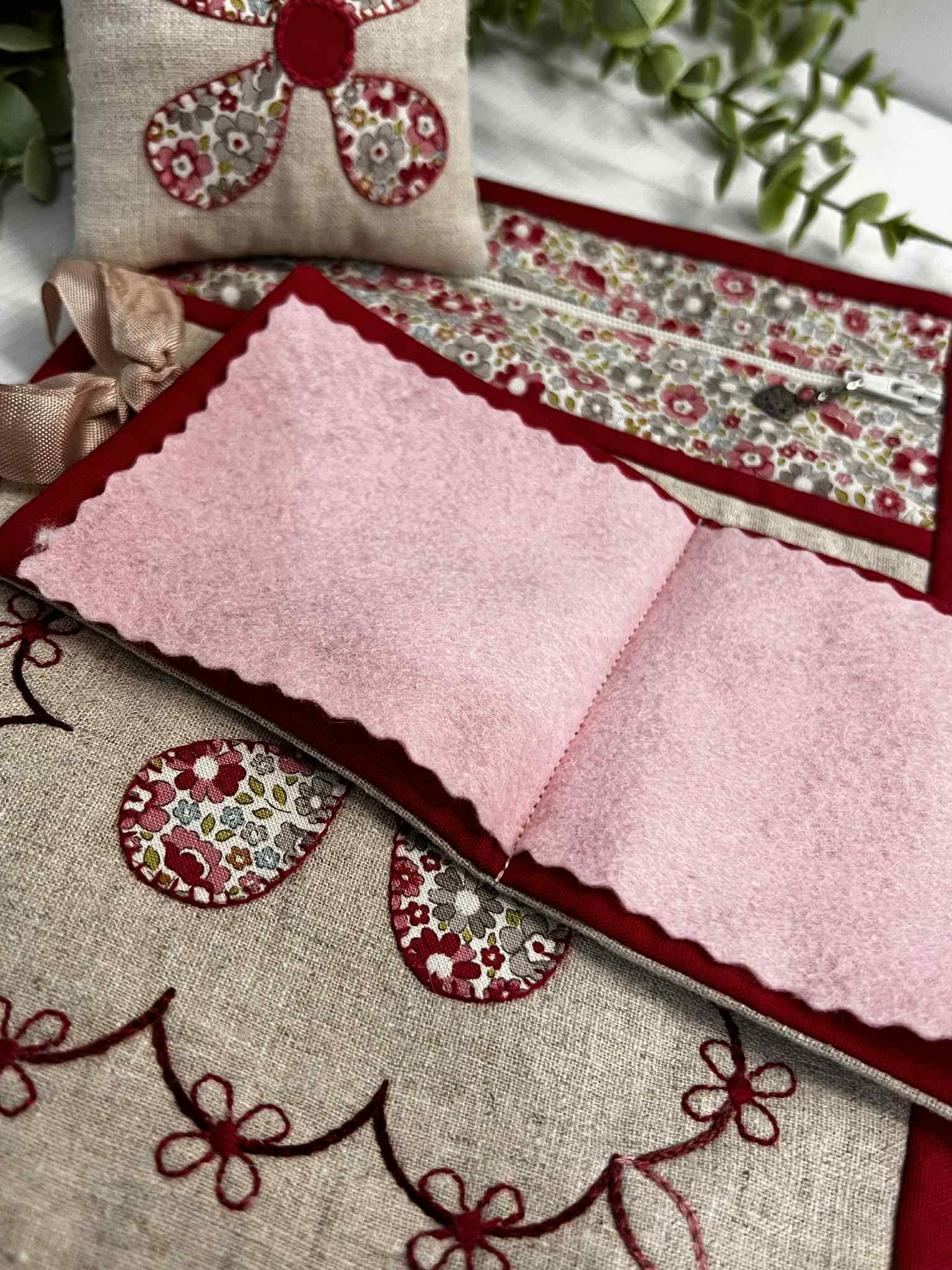 Daisy Travelling Sewing Set Pattern With Embroidery Zippy Pouch ...