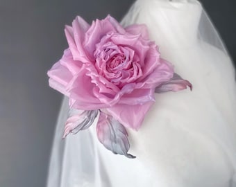 Spilla rosa di seta rosa/viola, fiore di alta moda, fiore in tessuto, spilla in tessuto, fiore decorativo, fiore da corsage, fiore di seta