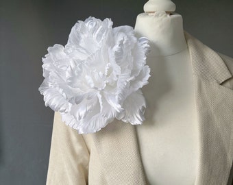 Gran flor de seda blanca para fijar, broche, boutonniere, flor de tela, flor de seda, peonía blanca