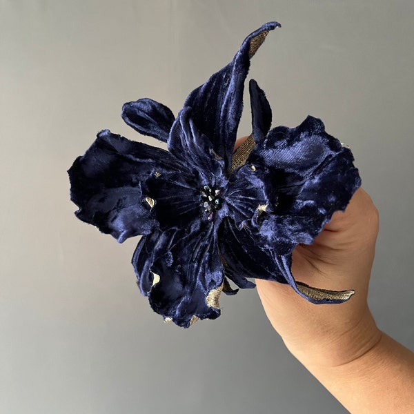 Blaue Orchidee Brosche festlicher Anstecker Blumenschmuck Blumenbrosche
