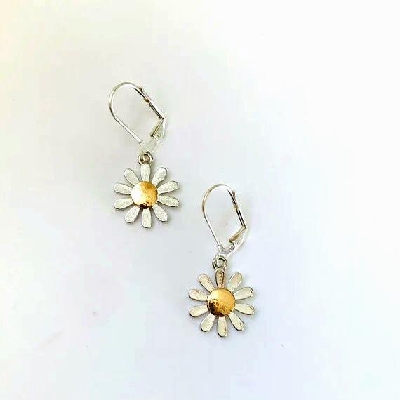 Darling Daisy Dangle Earrings