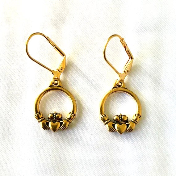 The Caitlin Claddagh Gold Earrings