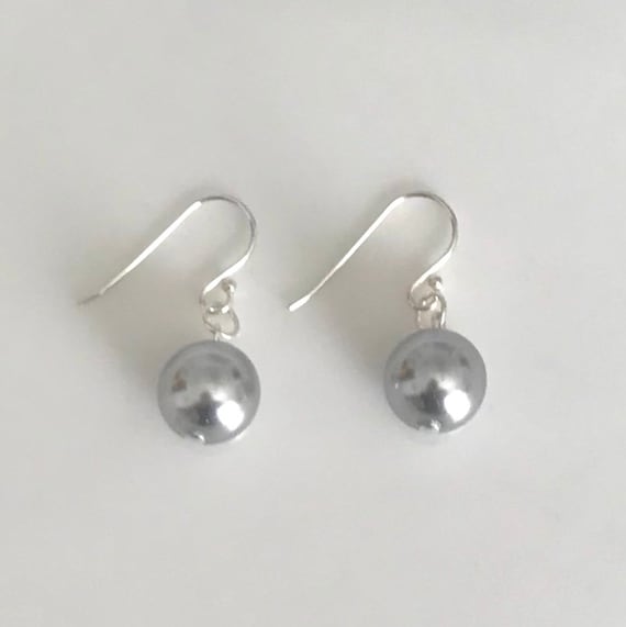 Elegant Gray Shell Pearl Dangle Earrings