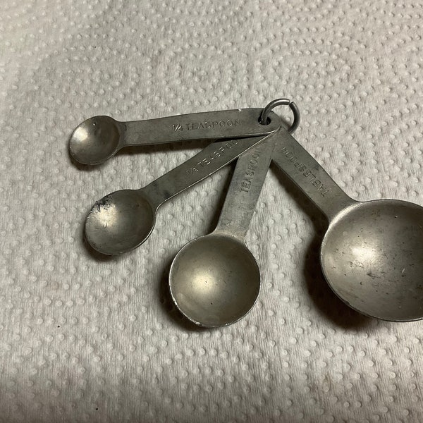 Round Vintage Aluminum Measuring Spoons