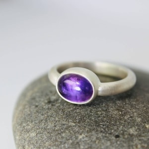 Amethyst Chunky Oval Silver Ring, February Birthstone Ring, Sterling Silver, Purple Ring, Modern Ring, Simple Ring, Gift for her, Aquarius