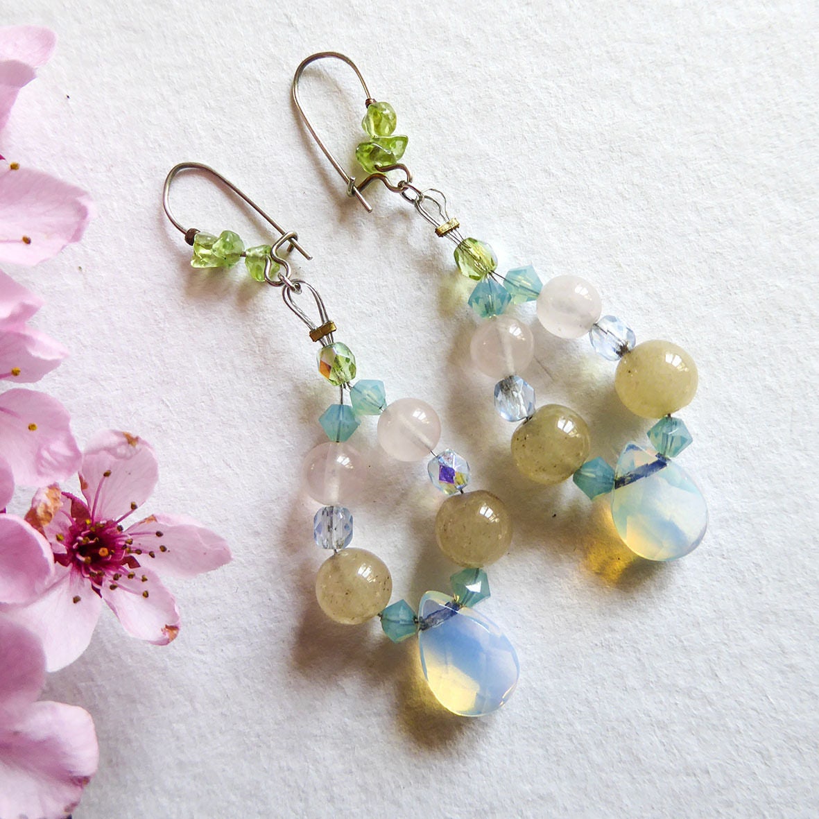 Boucles D’oreilles Clous Dorés Avec Pierre Ronde Transparente - Style Minimaliste