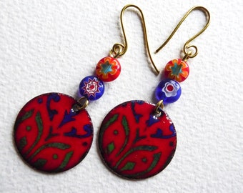 Boucles d'oreilles émaillées avec perles de verre millefiori Laque rouge