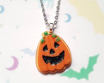 Resin pumpkin necklace, Pumpkin necklace, Pumpkin pendant, Pendant necklace, Halloween, Horror, Alternative, Punk jewellery, Pumpkin, Goth