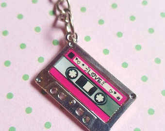 Kassette Schlüsselring | Retro Mixtape Resin Anhänger | 80er / 90er Jahre Scherenschnitt-Accessoire