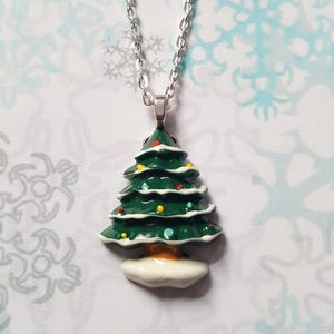 Christmas Tree Necklace – Festive Holiday Jewelry, Resin Pendant on Silver Chain, Cute Xmas Gift for Her