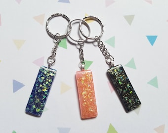 Nyckelring med glitterstång | Rektangulärt hänge i harts | Delad silverring | Handgjord glittrig nyckelring