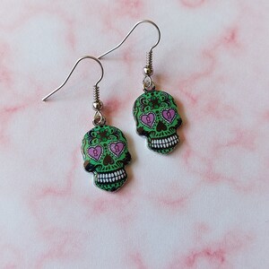 Skull earrings, Halloween earrings, Alternative jewellery, Punk jewellery, Dangle earrings, Halloween, Skeleton, Skull, Horror, Gothic