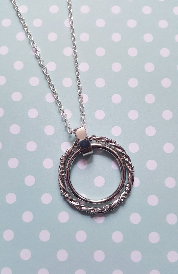 Single Ring Pendant With Chain For Stylish Girls, पेंडेंट चे‌न्स -  Embeyvally, Surat | ID: 25606064033