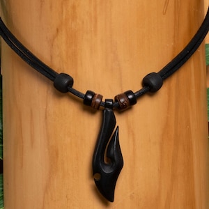Necklace surfer necklace handmade Hei Matau Maori New Zealand men&#39;s women&#39;s leather necklace surfer necklace HANA LIMA HLS-0610-030