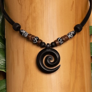 Surfer ketting leren ketting Koru ketting man vrouw surfer ketting surf sieraden Nieuw-Zeelandse leren ketting leren sieraden Maori sieraden HANA LIMA