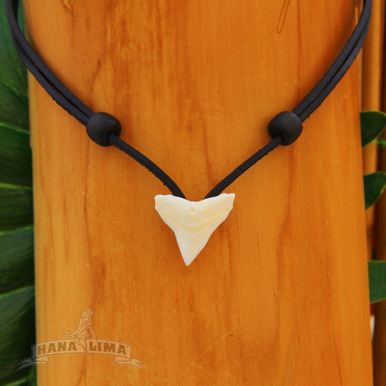 SURFBOARD PENDANT WOOD WOODEN SHARK TOOTH BLACK CORD NECKLACE SURF men boy women