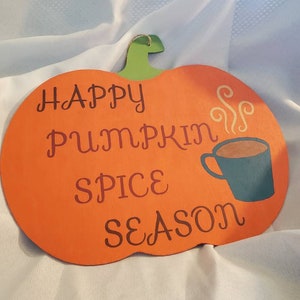 Feliz temporada de especias de calabaza, café, té, chocolate caliente, cartel en forma de calabaza