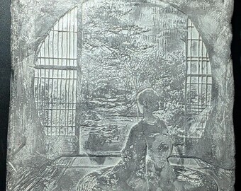 MOON GATE Clay Relief - Handmade Japanese Garden Sculpture, Grey, 20x20cm