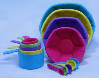 Cuencos para mezclar, tazas medidoras, cucharas medidoras, patrón de comida de fieltro