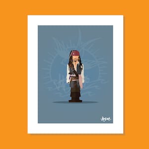 Puede incluir: Una ilustración digital del Capitán Jack Sparrow de la franquicia de películas Piratas del Caribe. Lleva un pañuelo rojo, una camisa blanca, un chaleco marrón y una faja negra. Está de pie frente a un fondo azul con un diseño de brújula estilizado.