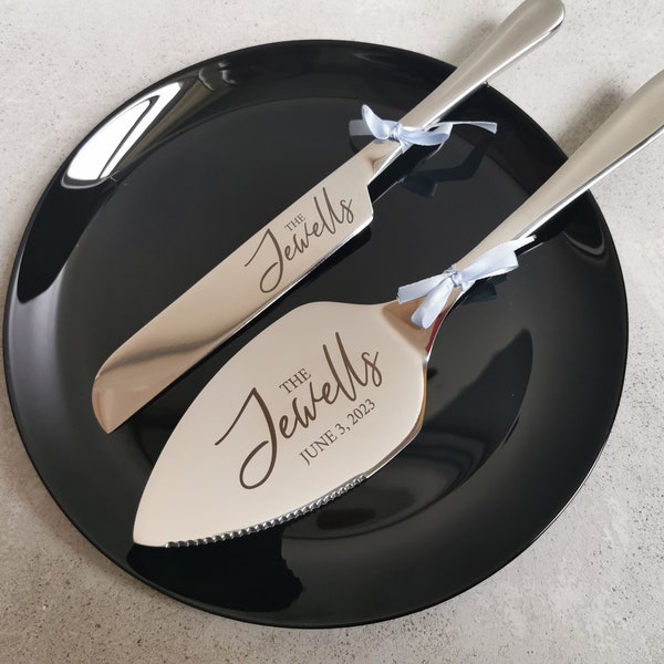 Personalisierte Hochzeitstorte Schneide-Set GESCHENK VERPACKT Individuell gravierte silberne Torten-Gebäck-Ausschnitt-Kit Jubiläums-Housewarming-Andenken für Sie