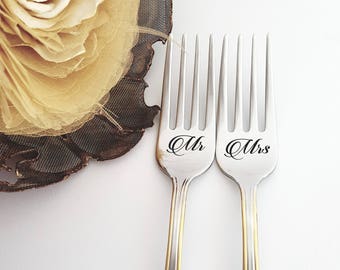 Personalized wedding gift for couple, Mr Mrs forks set, engraved gold  flatware for bride and groom, bridal shower present for kitchen