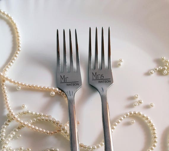 Engraved Wedding Cake Forks Set: Mr Mrs Personalized Stainless Steel Gift
