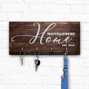 Key Holder for Wall, Personalized Family Key Rack Organizer, Wooden Housewarming Gift, Decorative Key Hanger with Hooks, Printed Sign 5&quot;-11&quot;
