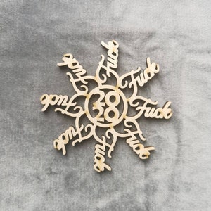 Laser geschnittene Holz Schneeflocke: 2020 Pandemic Ornament