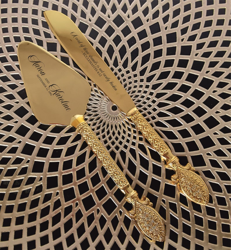 Personalized Wedding Cake Cutter Set: Gold Engraved Spatula and Cake Cutting Knife, Gift for Sister Brother 画像 4