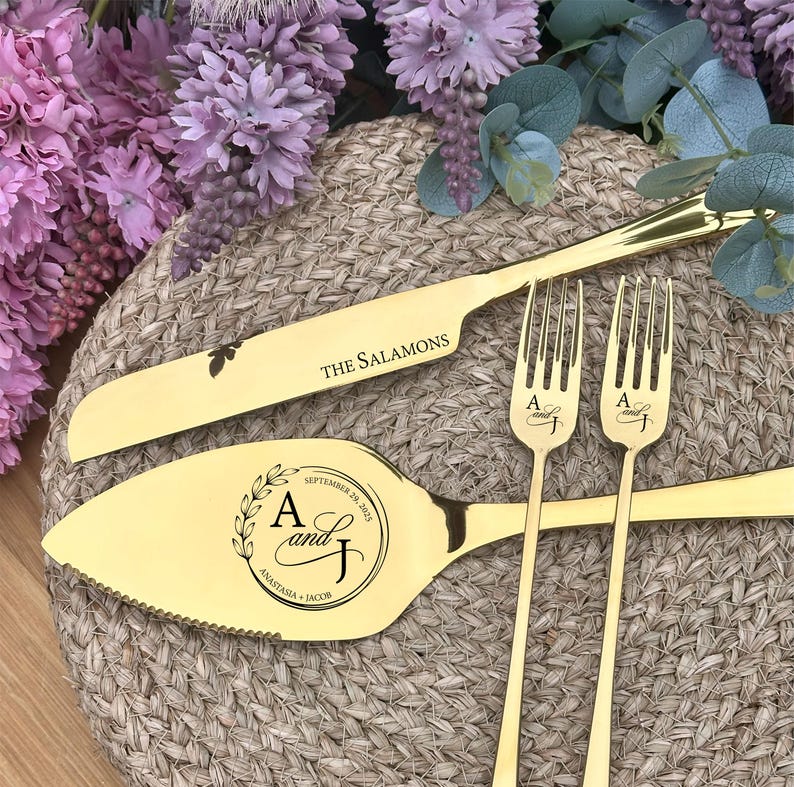 Personalized Wedding Cake Knife, Server & Forks Set: Custom Engraved Gold Cake Cutting Set, Engraved Wedding Gift for the Couple zdjęcie 1