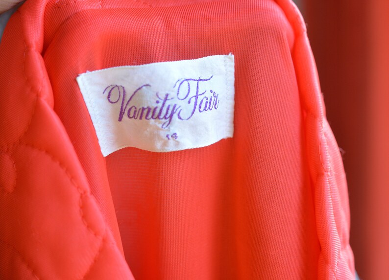Medium large 14 white 12 quilted 10 1960s Vanity Fair Robe coat Dress orange grey