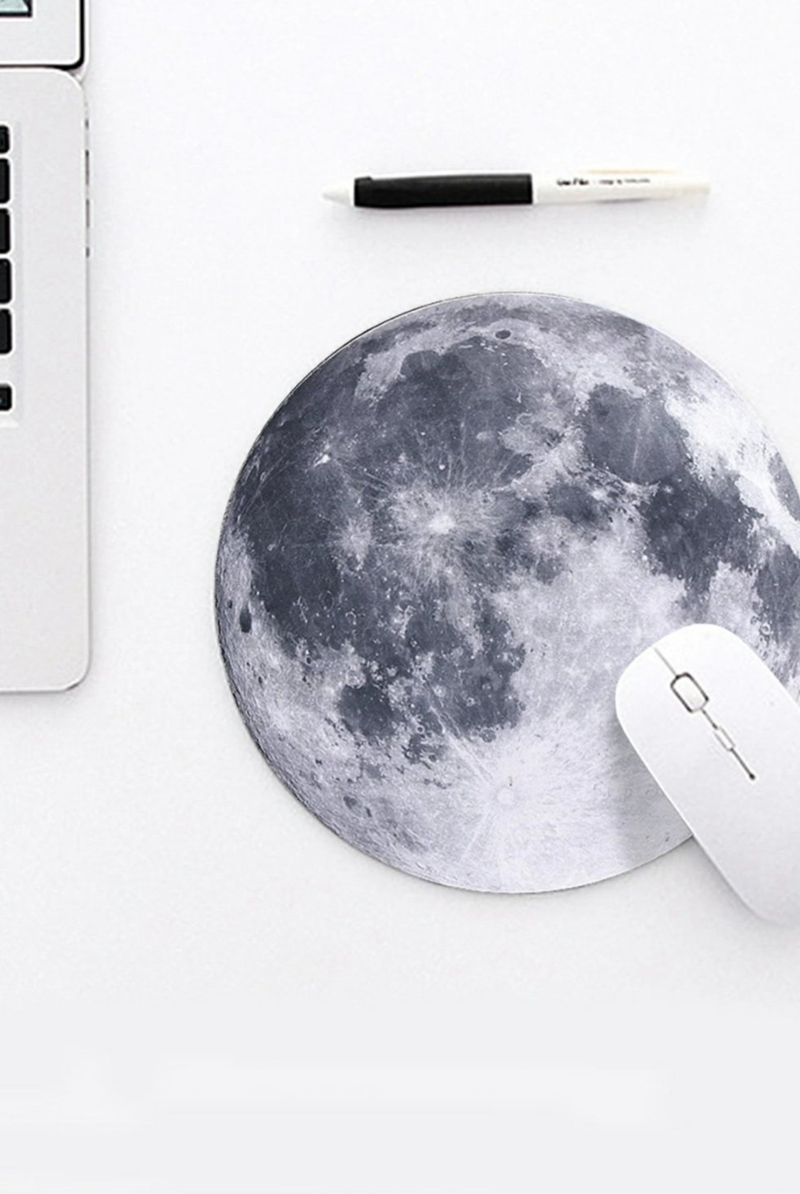 Коврик для мышки в виде луны. Коврик для мышки луна. Moon + pad. Луна (планета). Коврик для мышки с планетами купить.