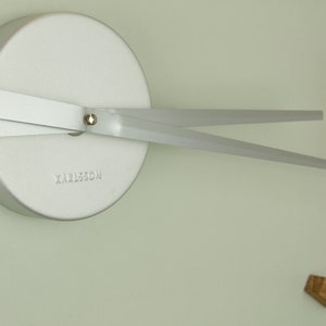 large designer clock Kasper'o'Clock made of oak image 9